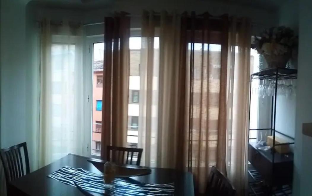 Las Golondrinas Habitacion En Piso Centrico Para Una O Dos Personas Сарагоса Экстерьер фото